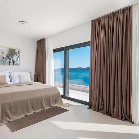 Luxury Maris Villa