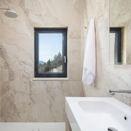 Luxury Maris Villa