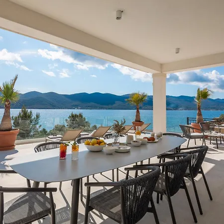 Villa Luxury Maris *