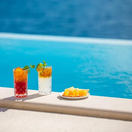 Luxury Maris Villa