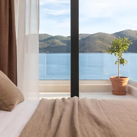Luxury Maris Villa