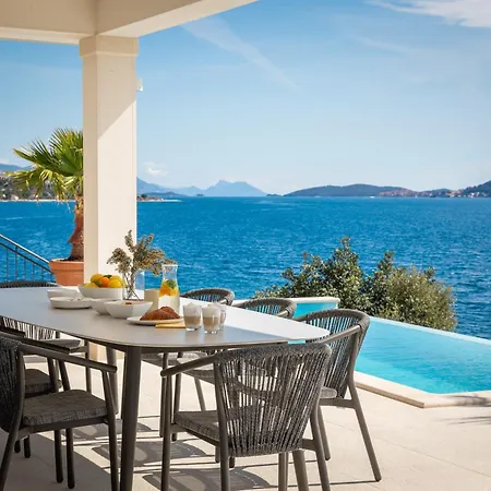 Luxury Maris