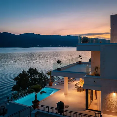 Luxury Maris Villa *
